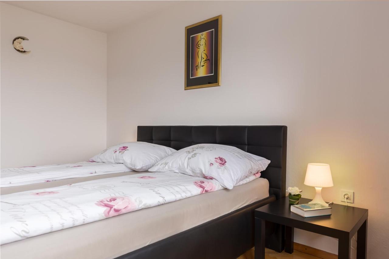 Apartment Valy - Free Bikes, Relaxing Terrace & Near Блед Екстериор снимка